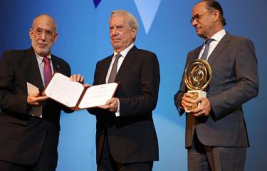 image_content_9891706_20180425160908-focus-0-0-375-240 Premio Pedro Henríquez Ureña: El Fantasma que Solo Aparece Cuando Conviene