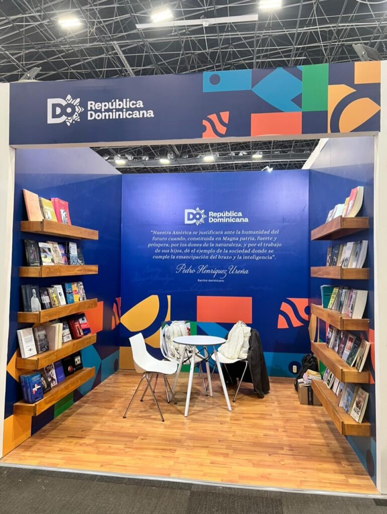 588510053_18318452485220499_5071401383676520987_n-770x1024 Editora Poetas de la Era se hace presente en la Feria Internacional del Libro de Guadalajara 2025