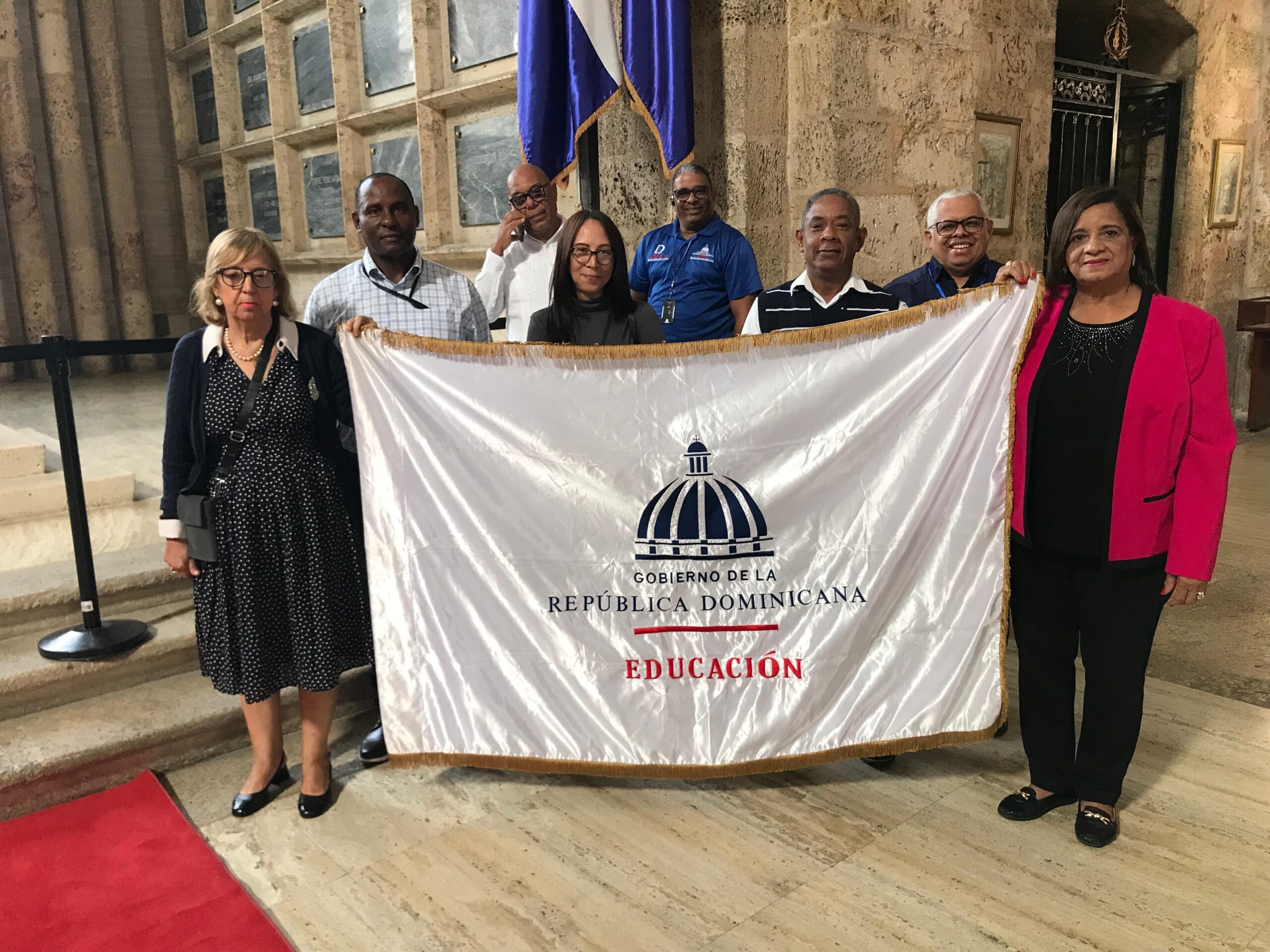 Ministerio de Educación rinde homenaje a Eugenio María de Hostos en el 187 aniversario de su natalicio