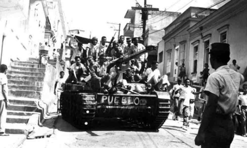Tanque-Pueblo-durante-guerra-de-Abril-de-1965 GRACIAS... ME QUEDARÉ CON MI POBREZA MENTAL